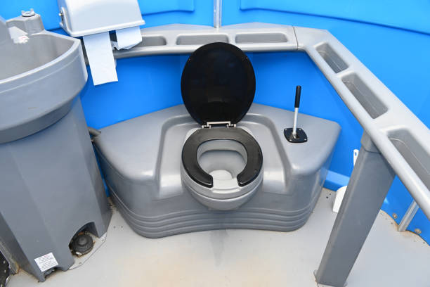 Best Portable restroom trailer rental  in Grandview, TX